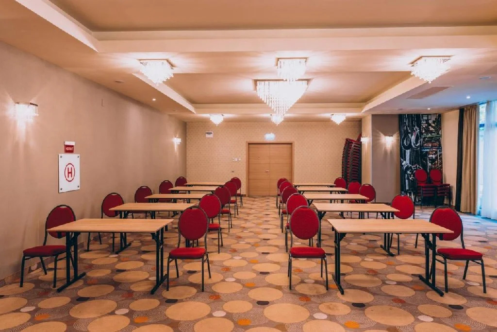 Ramada by Wyndham Constanta - 785