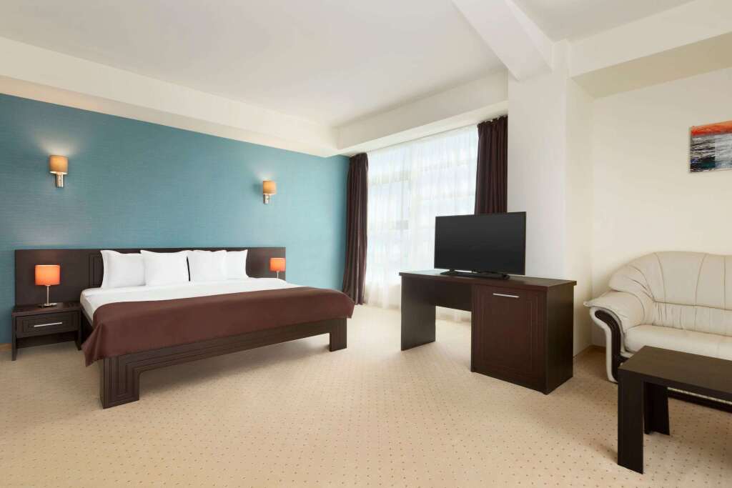 Ramada by Wyndham Constanta - 860