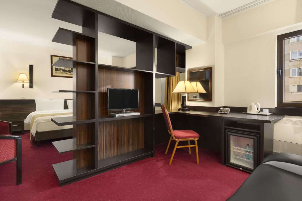 Ramada by Wyndham Iasi City Centre - 954