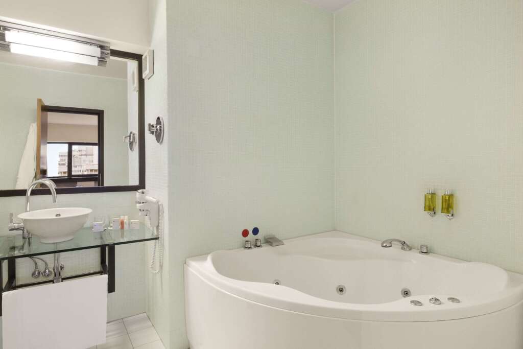 Ramada by Wyndham Iasi City Centre - 17