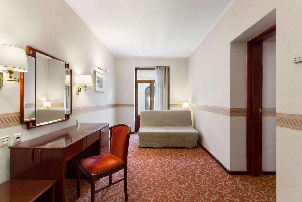 Ramada by Wyndham Bucharest Majestic - 869