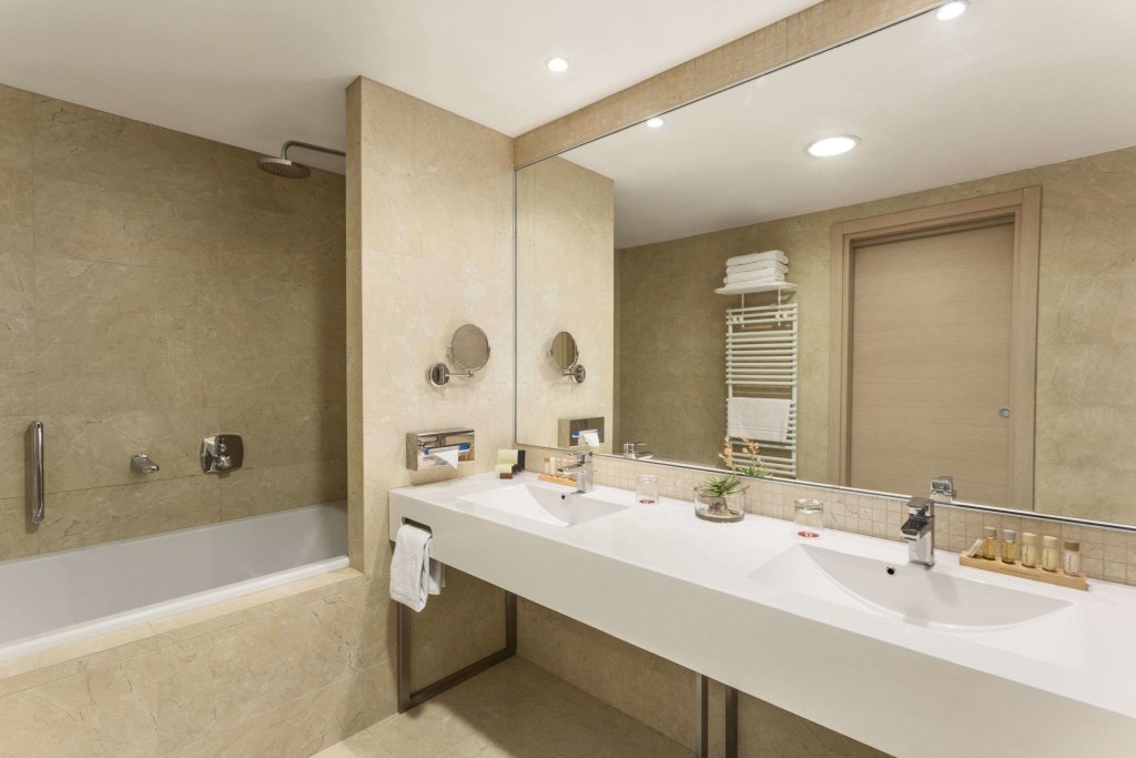 Ramada by Wyndham Oradea - 536