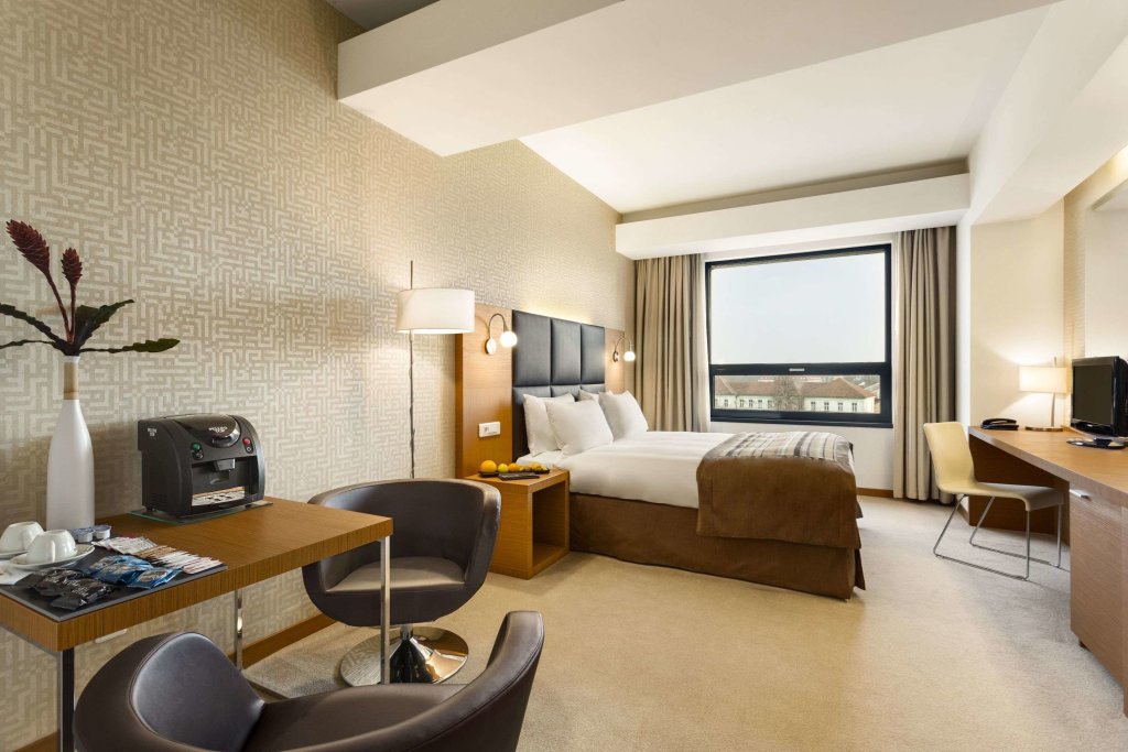 Ramada by Wyndham Oradea - 856