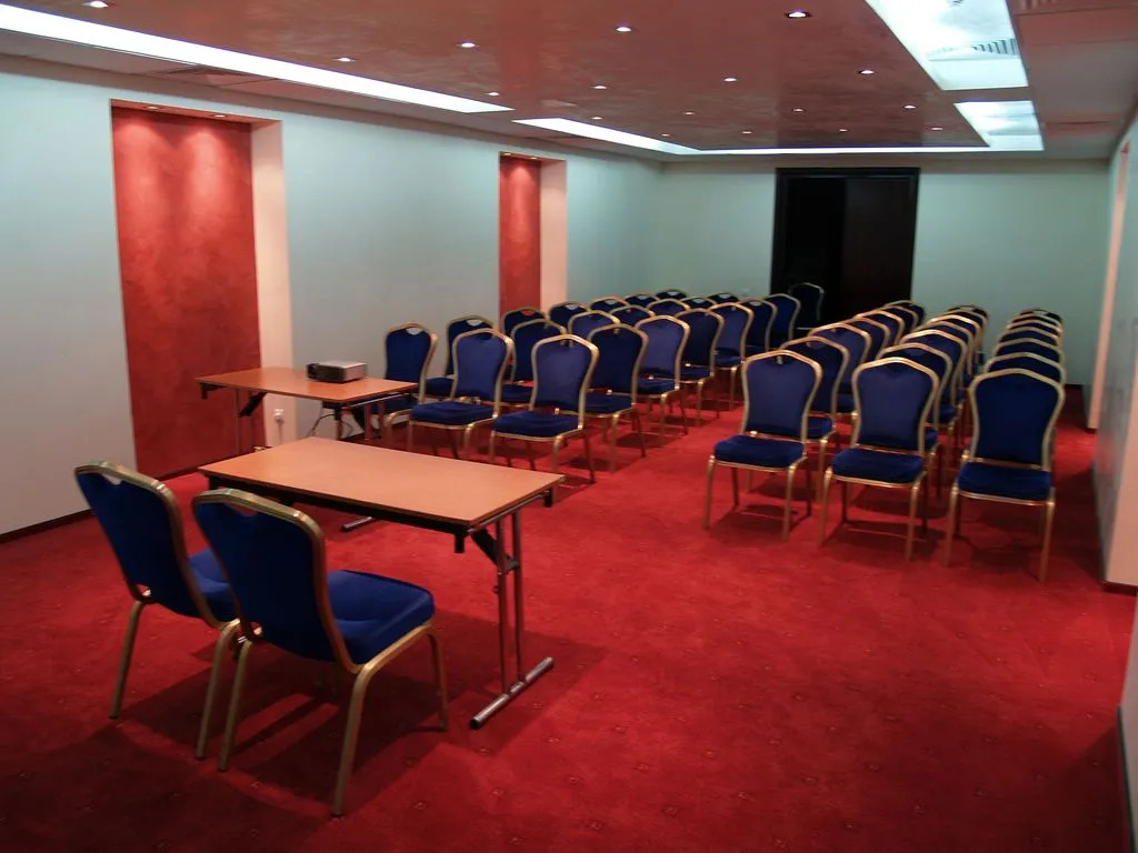 Hotel Rapsodia City Center - 577