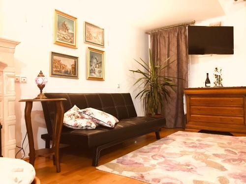 Rapsodia Pension - 496