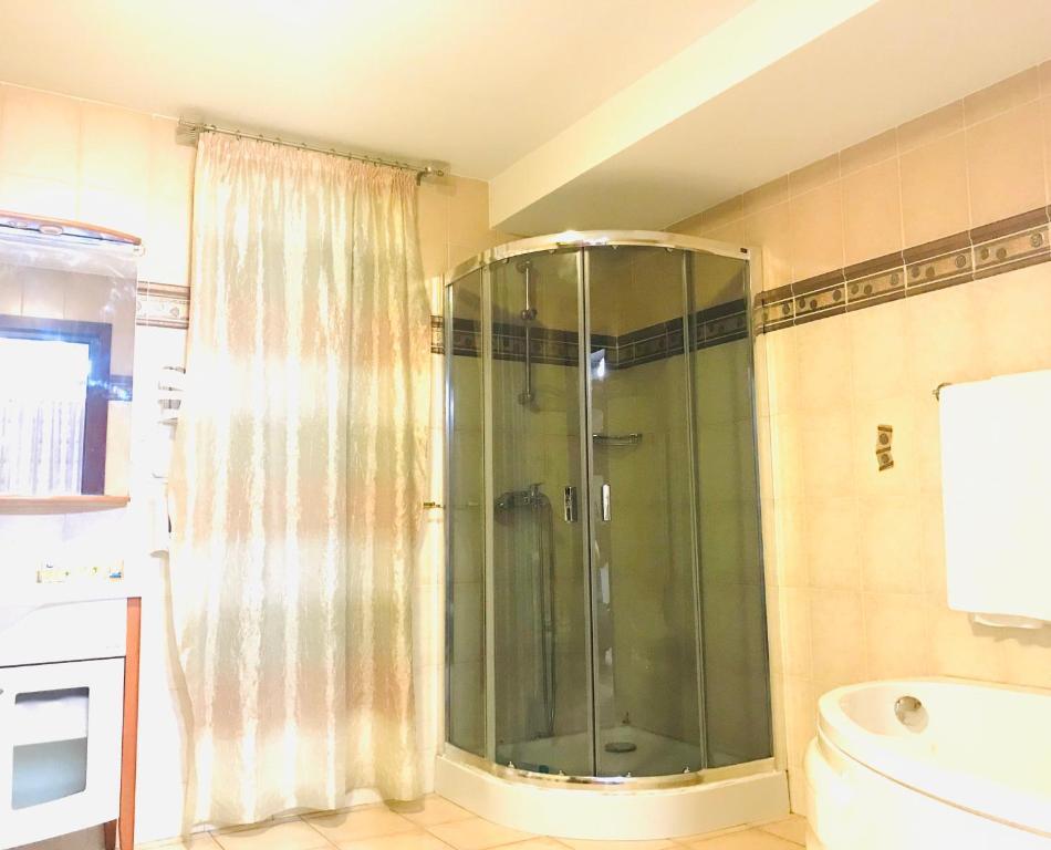 Rapsodia Pension - 121