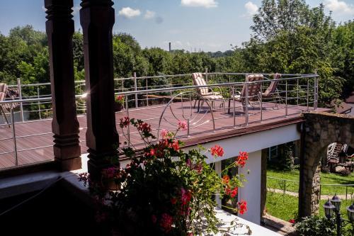 Rapsodia Pension - 442