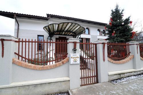 Rapsodia Pension - 793