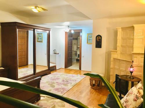Rapsodia Pension - 744