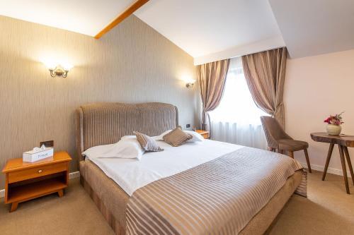RED CONFORT HOTEL Boutique - 936