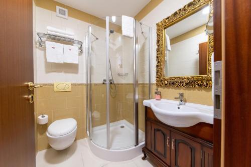 RED CONFORT HOTEL Boutique - 456