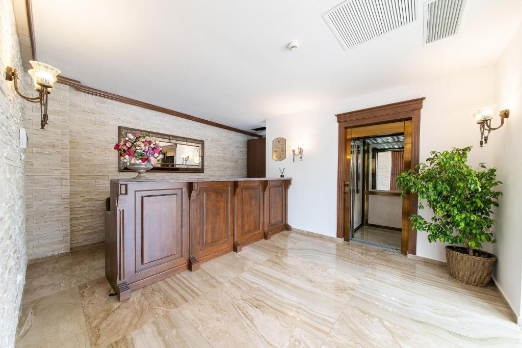 RED CONFORT HOTEL Boutique - 696