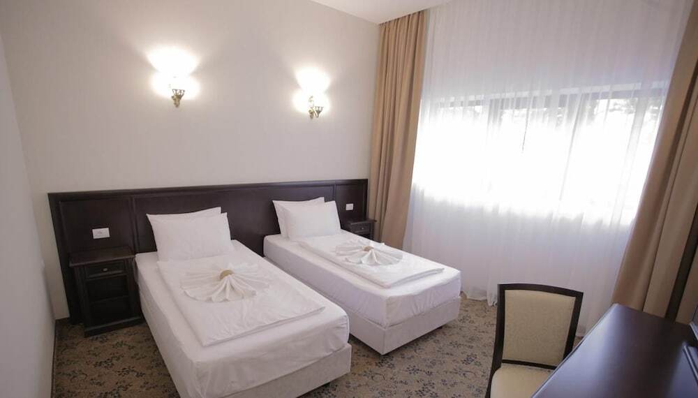 Rediu Hotel & Restaurant - 940