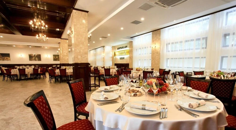 Rediu Hotel & Restaurant - 468