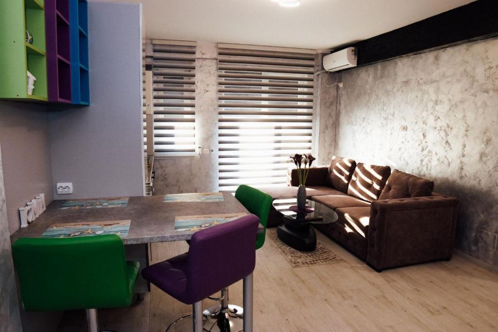 Regim Hotelier Astoria 2 - 210