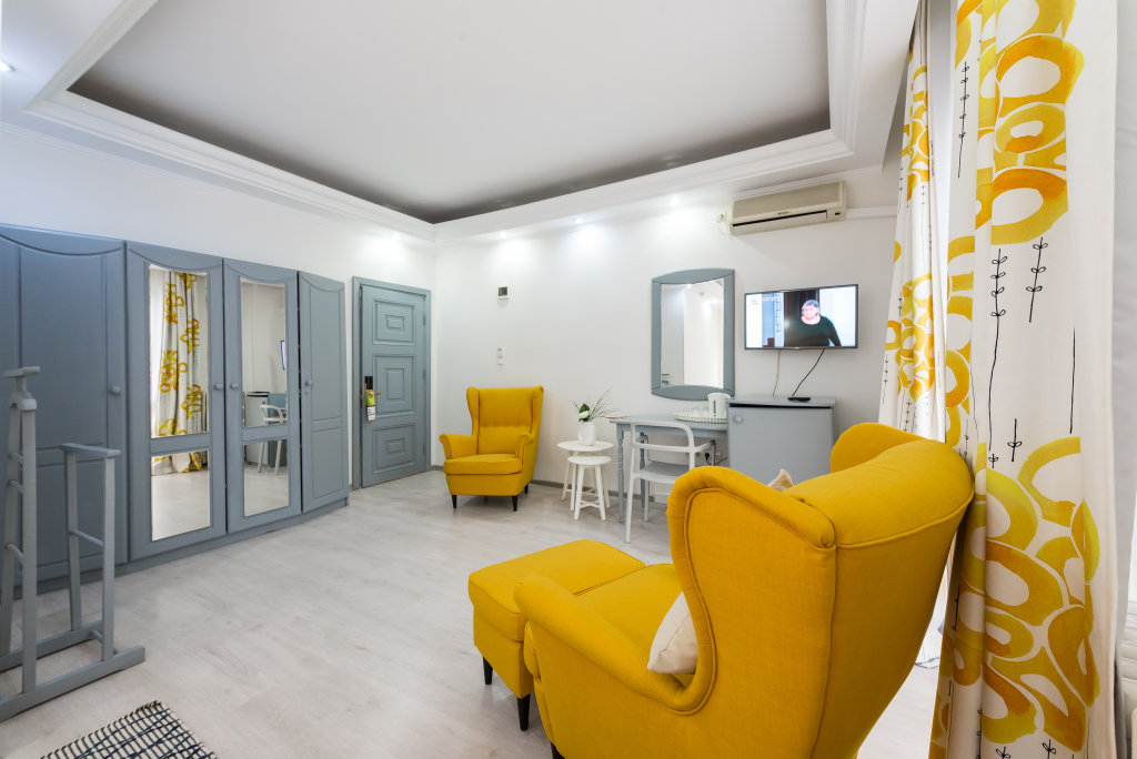 Relax Comfort Suites - 529
