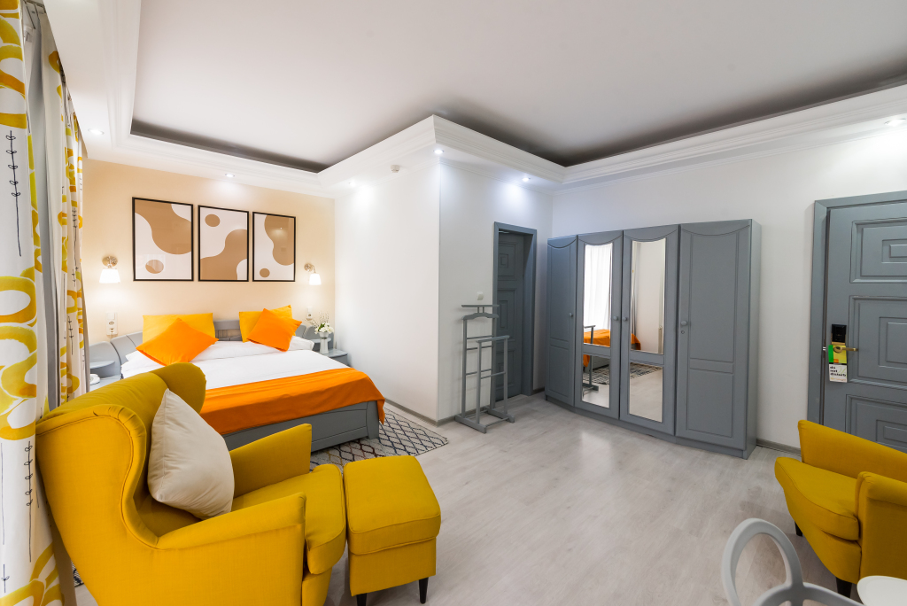 Relax Comfort Suites - 629