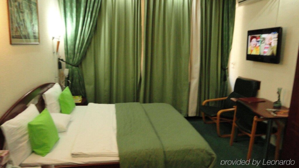 Relax Comfort Suites - 303