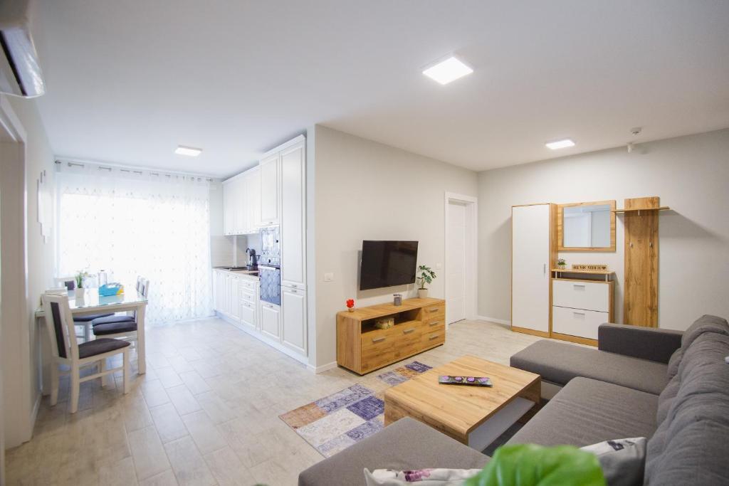 Retreat to a Stylish Home at West Residence - 980