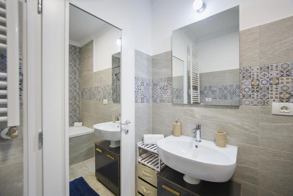 Retreat to a Stylish Home at West Residence - 434