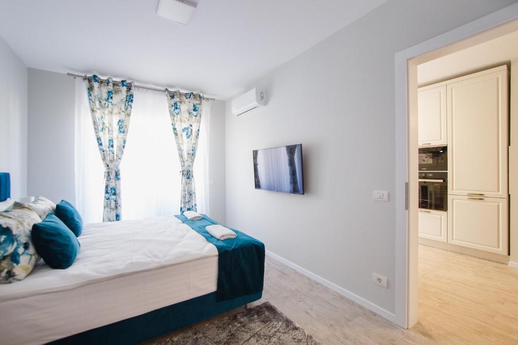 Retreat to a Stylish Home at West Residence - 494