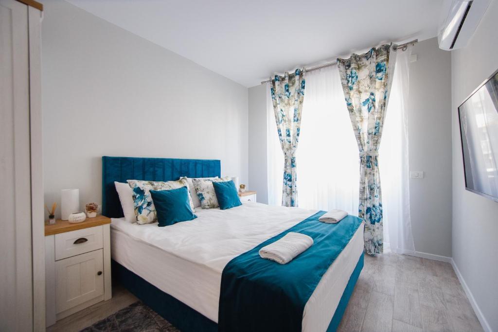 Retreat to a Stylish Home at West Residence - 399