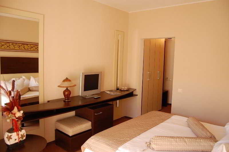 Hotel Soimul - 325