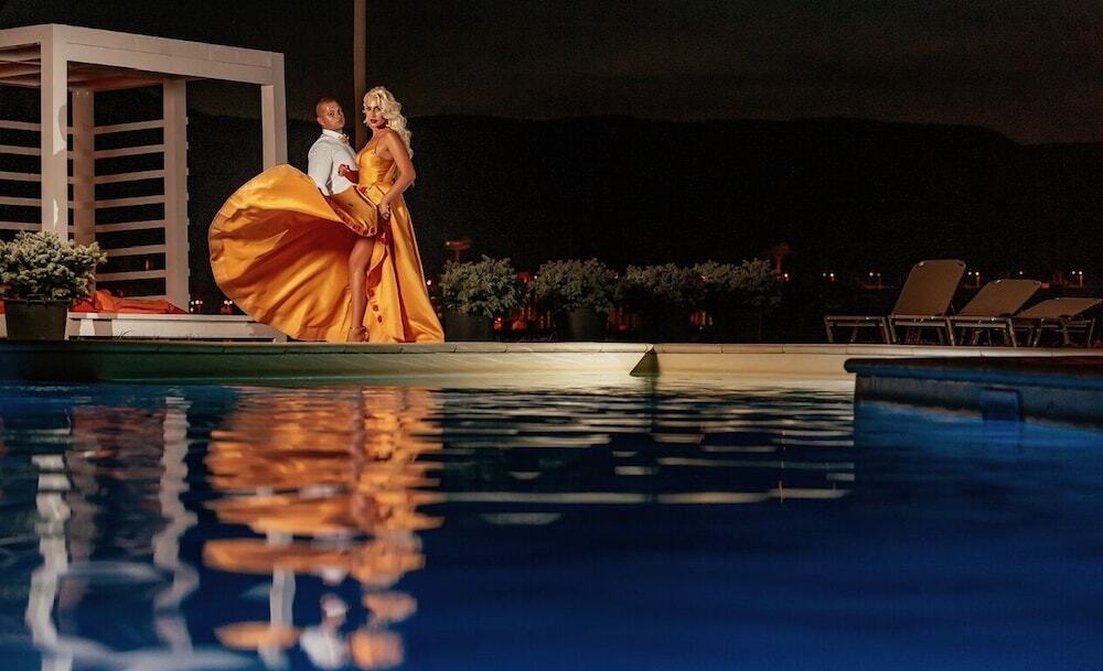 Riviera by Queens - 163