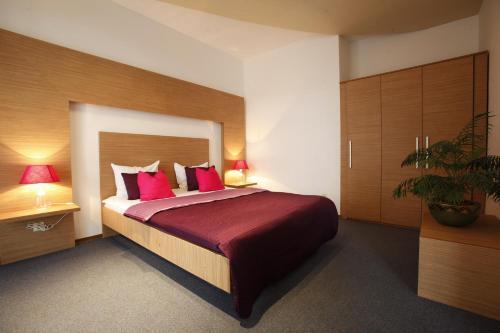 Roberto Hotel - 972