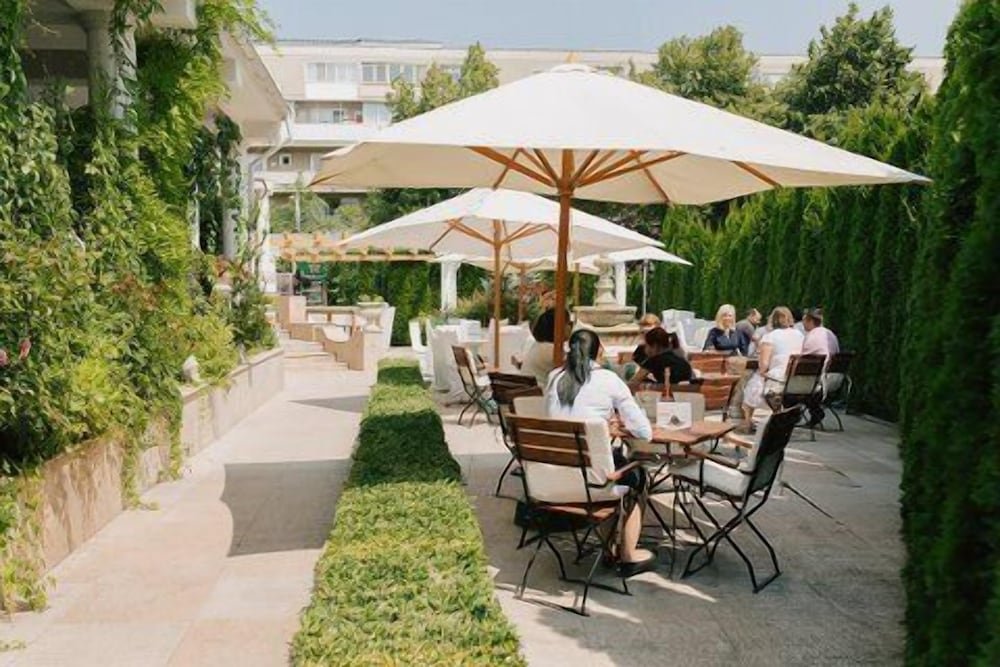 Hotel Roman By Dumbrava Business Resort - 523