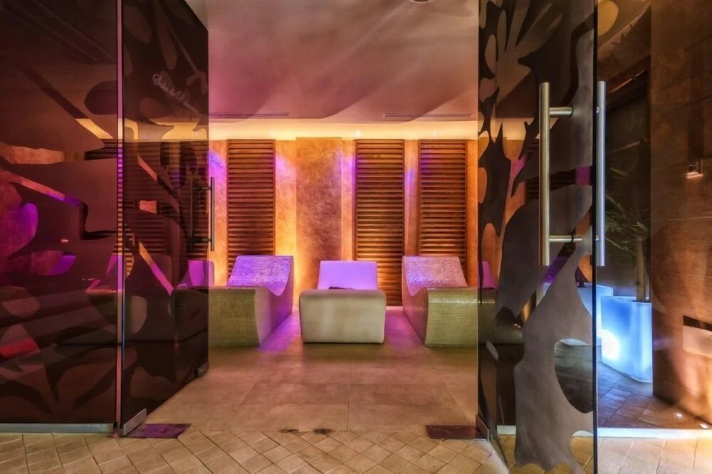 Hotel Roman By Dumbrava Business Resort - 578