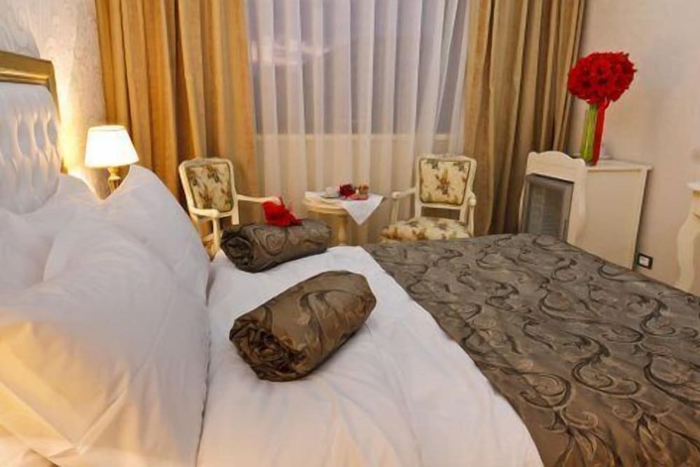 Hotel Roman By Dumbrava Business Resort - 617