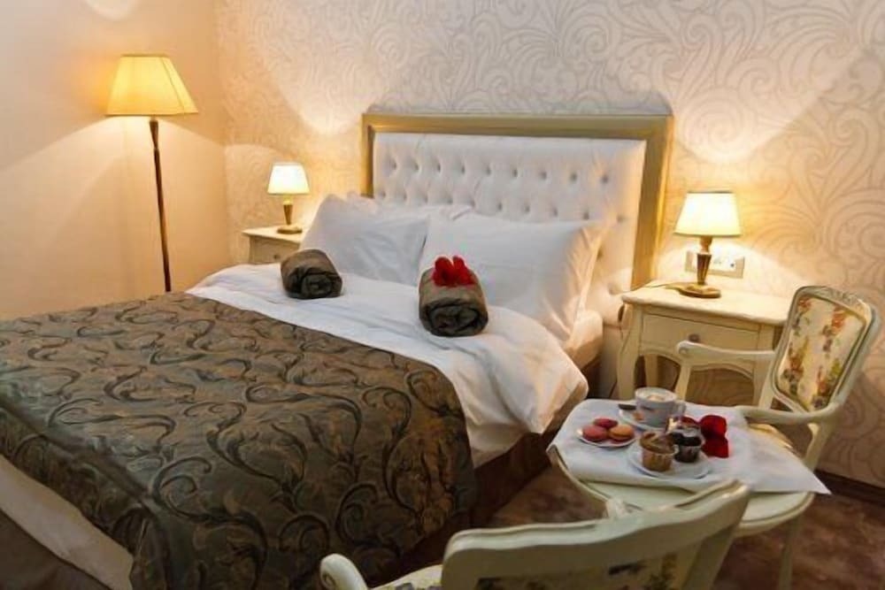 Hotel Roman By Dumbrava Business Resort - 681