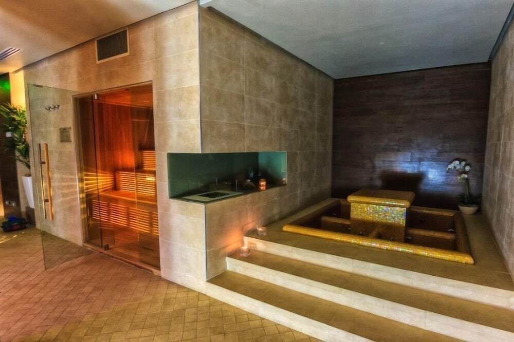 Hotel Roman By Dumbrava Business Resort - 46