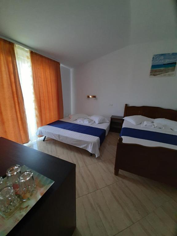 Roman Costinesti camere de inchiriat - 728