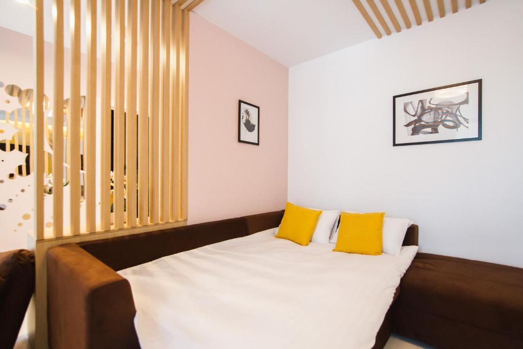 Romantic getaway at West Residence - 357