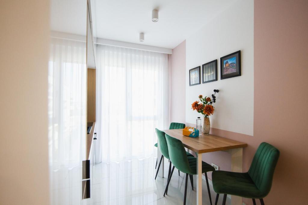 Romantic getaway at West Residence - 819