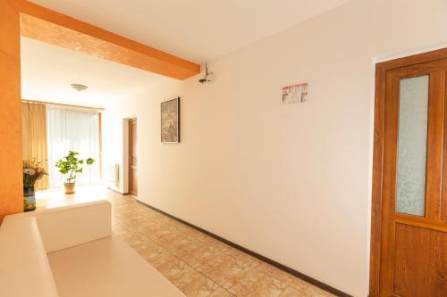 Rosiem House - 672