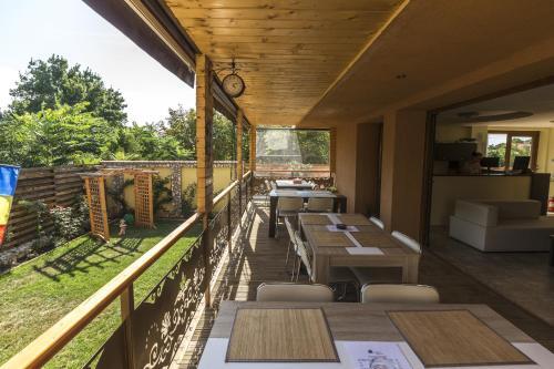 Rosiem House - 927