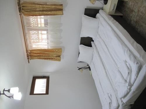 Rosiem House - 567