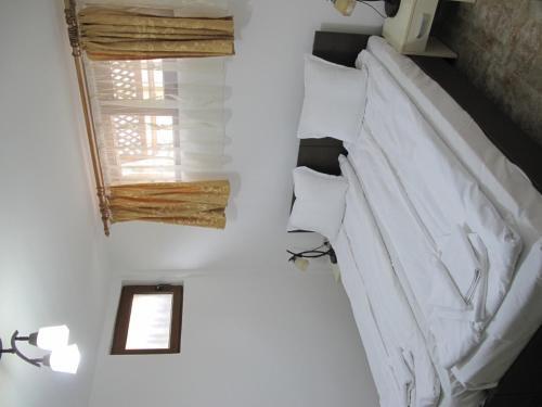 Rosiem House - 877