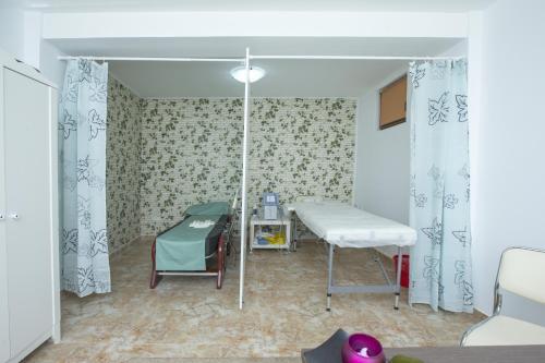 Rosiem House - 793