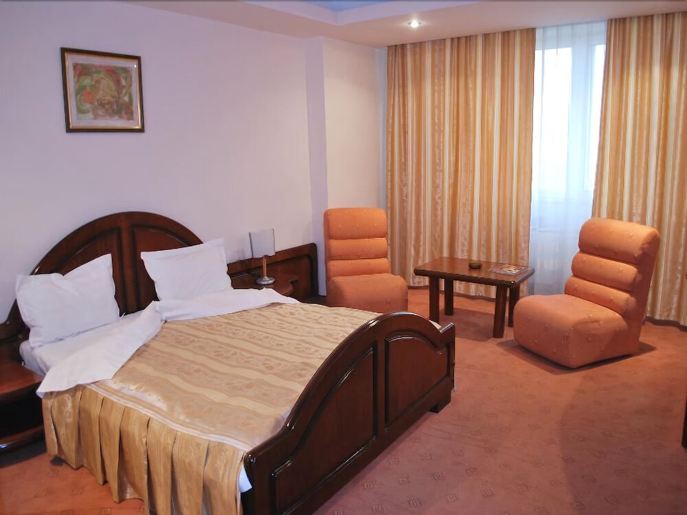 Hotel New Royal - 700