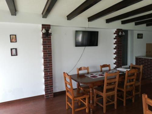 Rustic Argesean - 700