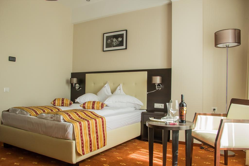Salis Hotel and Medical Spa - 885