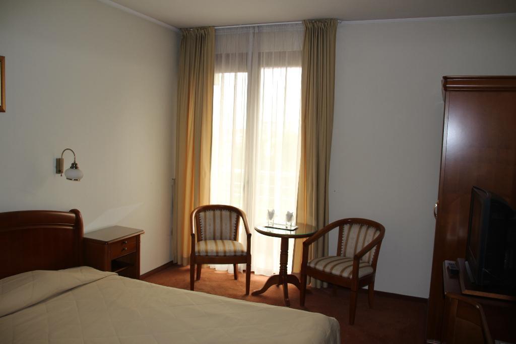 Hotel Sarmis - 877
