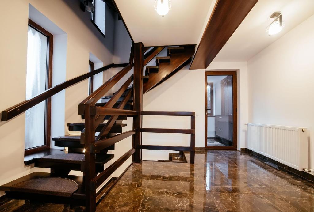 Serban Cottage - 296