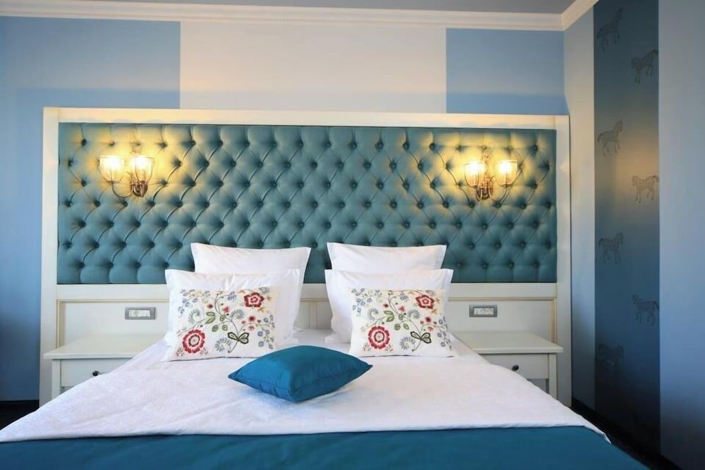 Simfonia Boutique Hotel - 900