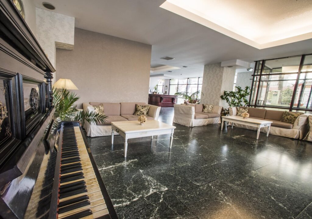 Siqua Hotel - 551
