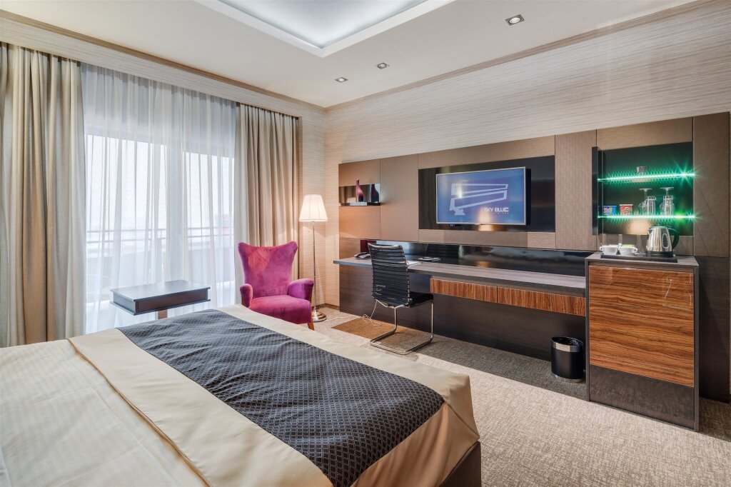 Sky Blue Hotel & Spa - 97